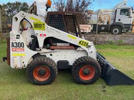 Skid steer Bobcat A300 2010 Skid and steering - picture0' - Click to enlarge