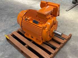 75 kw 100 hp 4-pole 1485 rpm 415 volt Foot Mount 280S/M frame WEG Model KTE46 W22M AC Electric Motor - picture2' - Click to enlarge