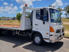 2015 HINO 500 SERIES 1022 TILT TRAY TRUCK - picture1' - Click to enlarge