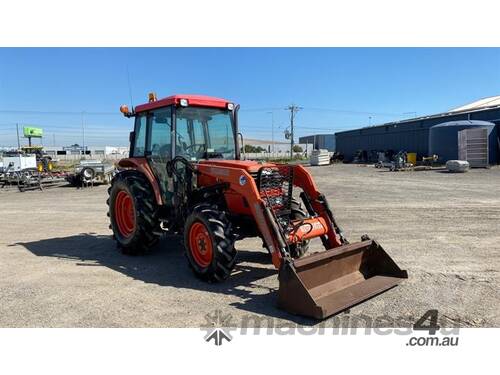 Kubota M4900