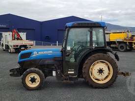 New Holland T4.95V - picture2' - Click to enlarge