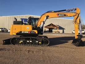 EX Demo SANY SY135 13.5t Excavator - picture2' - Click to enlarge