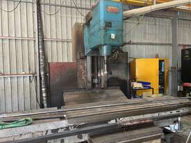 Verticle Milling Machine - picture0' - Click to enlarge