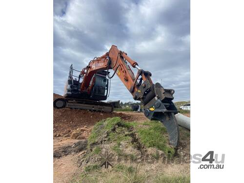 caption 24-29T Excavator Ripper