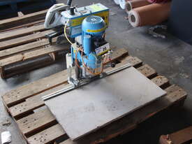  HETTICH - BLUE MAX MINI PM - SEMI AUTOMATIC DRILLING AND INSERTION MACHINE - picture0' - Click to enlarge