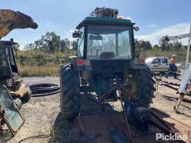 John Deere 2250 2WD Tractor - picture0' - Click to enlarge