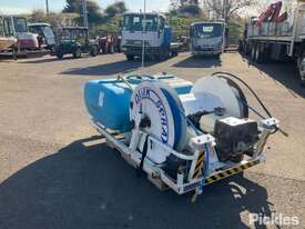 Quick Spray - 9 TBE 400 96, Patent No 627976 T138, 400 Litre Rapid Spray Water Tank, 2 x Quick Spray - picture0' - Click to enlarge