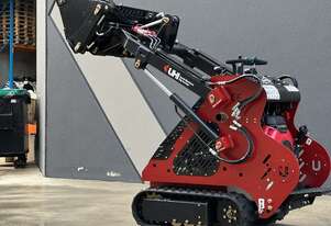 UHI Honda Engine 23HP 30T(TRACKED) Skid Steer 900kg Operating Weight with 4in1 Bucket