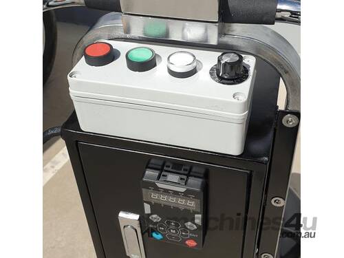 caption Vortex HS510 High-Speed Polisher & Burnisher: Achieve a Professional Finish with Ease