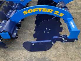 Farmet Softer 2.5N Trailing Speed Disc + Tube Roller 2023 NEW  - picture1' - Click to enlarge