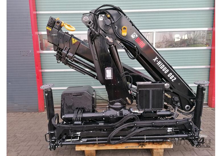 caption HIAB X082 Truck-Mounted Crane – Lifting Capacity: 8.1 tm!