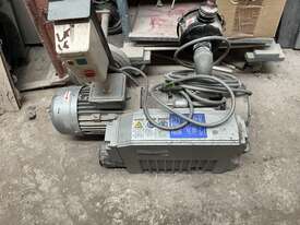 Dynavac Vacuum Pump - picture0' - Click to enlarge