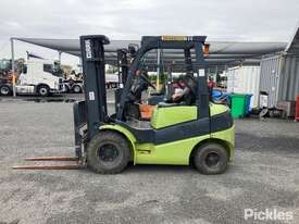 Clark C25L Forklift - picture2' - Click to enlarge