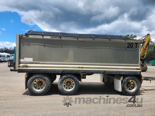 2015 Mack Granite Tipper with Hercules Super Dog