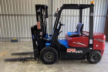 2.5 Ton Diesel Forklift Standard Package $21,990 + GST or around $109 per week on