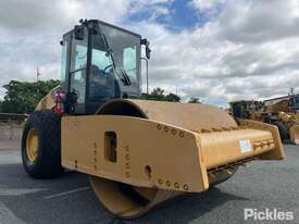 2009 Caterpillar CS76 Vibratory Articulated Roller - picture0' - Click to enlarge