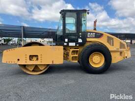 2009 Caterpillar CS76 Vibratory Articulated Roller - picture2' - Click to enlarge