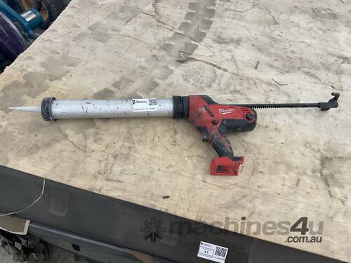 Milwaukee C18PCG Cordless Caulking Gun