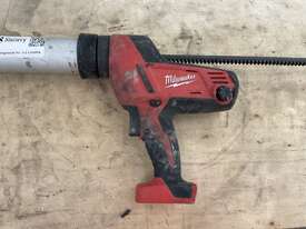 Milwaukee C18PCG Cordless Caulking Gun - picture2' - Click to enlarge