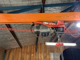 250KG Electric Winch - picture0' - Click to enlarge