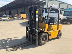 Yale GTP050 Counter Balance Forklift - picture1' - Click to enlarge