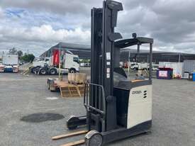 Crown ESR5200 High Reach Forklift - picture1' - Click to enlarge