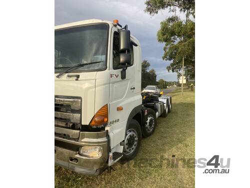 Hino 700 Cab Chassis HIAB Hook Truck 8x4 Diesel 