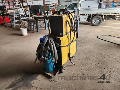 WIA 270 Weldmatic Welder