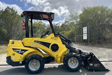 Hyload WTL30 Mini Loader (with 4 IN 1 Bucket) Hyload WTL30 Mini Loader (with 4 IN 1 Bucket)