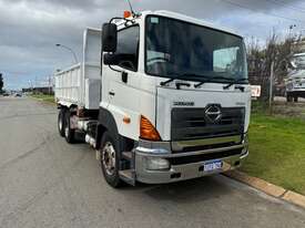 Truck Tipper Hino 700 End+side tipper 6x4 Ex-council Airbag 278325km SN1643 11FG794 - picture0' - Click to enlarge