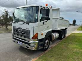 Truck Tipper Hino 700 End+side tipper 6x4 Ex-council Airbag 278325km SN1643 11FG794 - picture2' - Click to enlarge