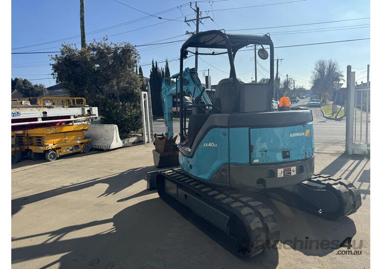 caption AIRMAN AX40U-1 EXCAVATOR