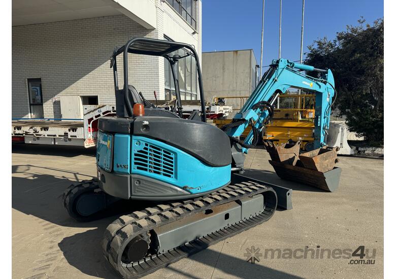 caption AIRMAN AX40U-1 EXCAVATOR