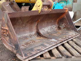 9-22 ton (65mm pin) 1750mm Excavator Mud Bucket - picture1' - Click to enlarge