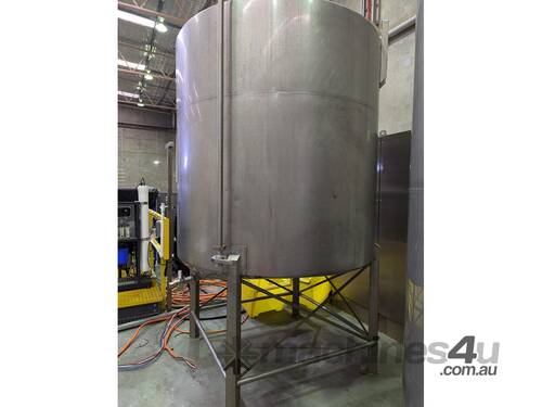 STAINLESS STEEL JACKETED TANK