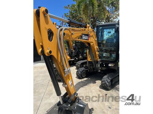 caption Sany 3.5T Excavator; A/C cabin, Tilt blade, 5 year 5000hr warranty