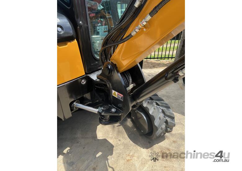 caption Sany 3.5T Excavator; A/C cabin, Tilt blade, 5 year 5000hr warranty