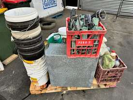 QTY X 1 PALLET OF CONCRETING CHAIRS, BUCKETS ETC - picture1' - Click to enlarge