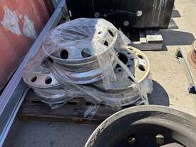 6 x Alloy Truck Rims - picture1' - Click to enlarge