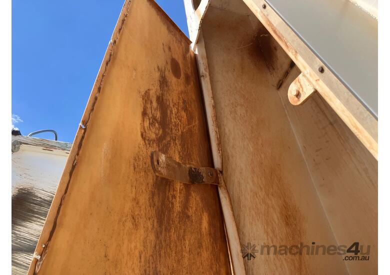 caption 2005 Road West Transport RWT TRI350 Tri Axle Tipping Trailer