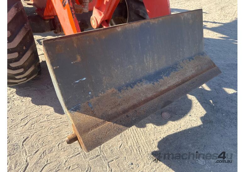 caption Kubota R420S Articulated Wheel Loader