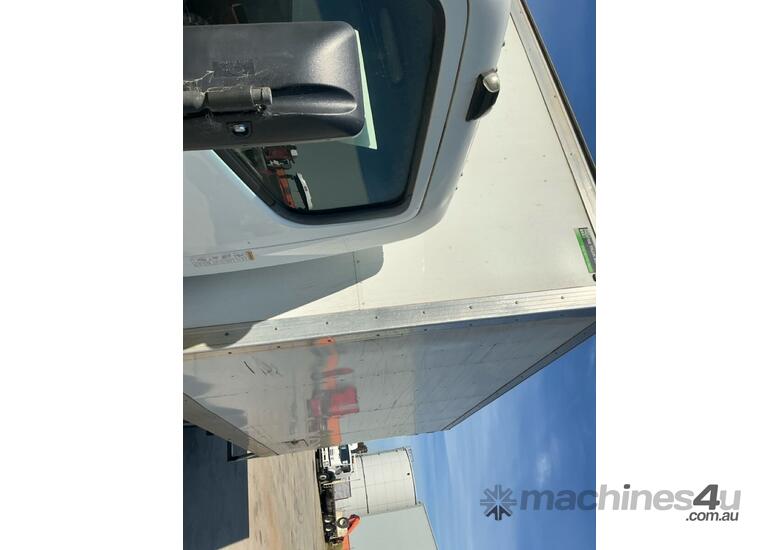 caption 2018 Mitsubishi Fuso Canter 515 Pantech (Day Cab)