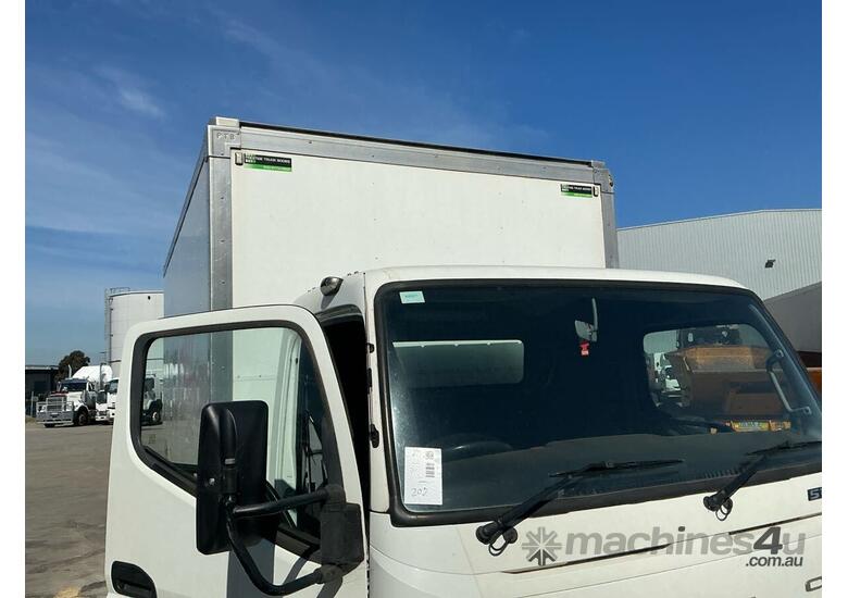 caption 2018 Mitsubishi Fuso Canter 515 Pantech (Day Cab)