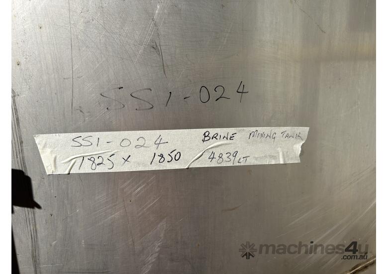 Stainless Steel Brine Mixing tank , 4.8KL with pumps and motors