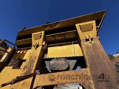 2004 Extec C12 Track Mounted Jaw Crusher