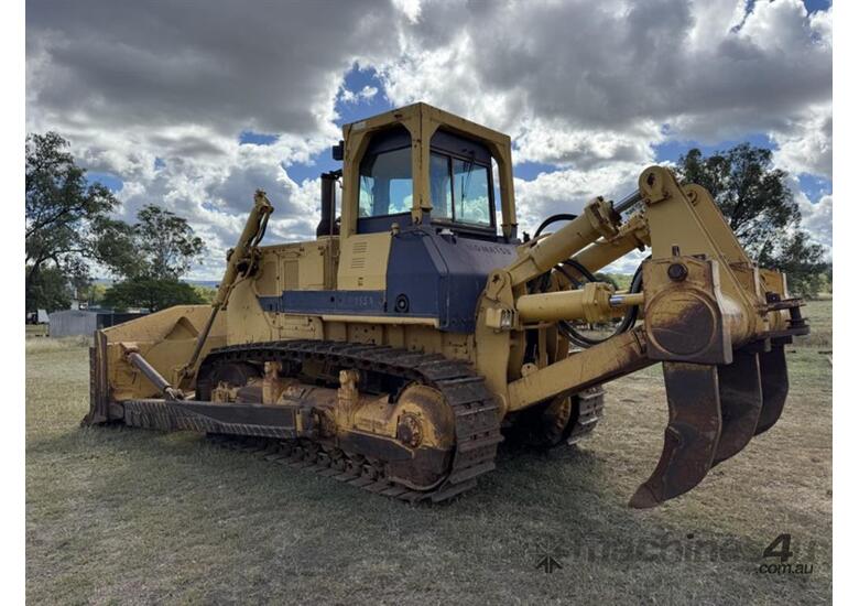 caption 1989 KOMATSU D155A-2 DOZER