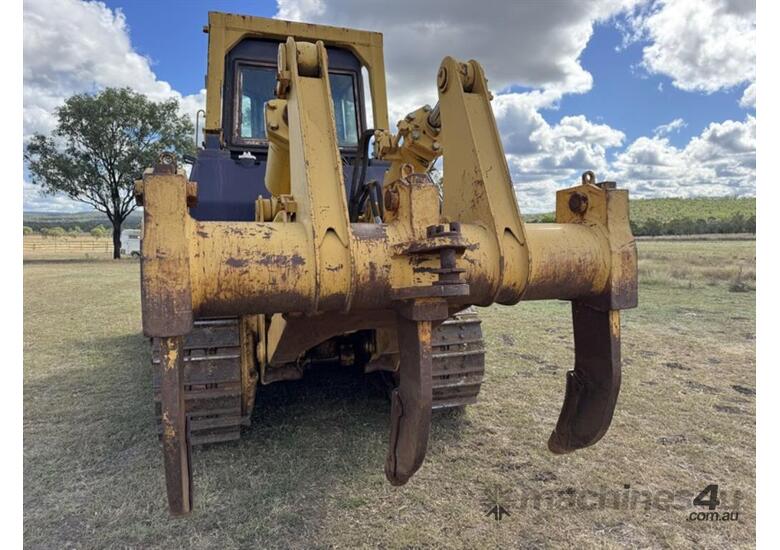 caption 1989 KOMATSU D155A-2 DOZER