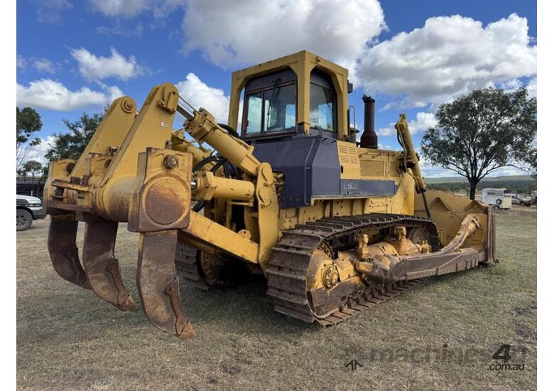 caption 1989 KOMATSU D155A-2 DOZER