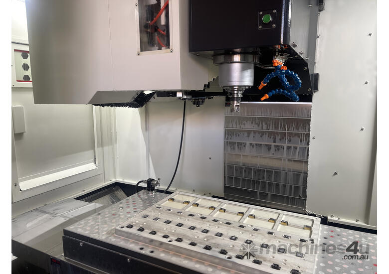 SYIL X11 3 Axis CNC Mill/VMC - ALMOST NEW