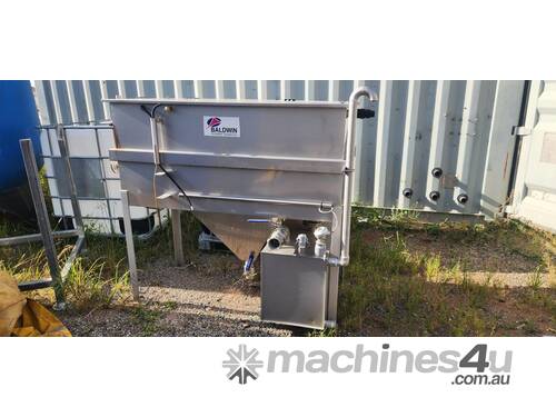 Coalescing Plate Oil separator and mixing chamber